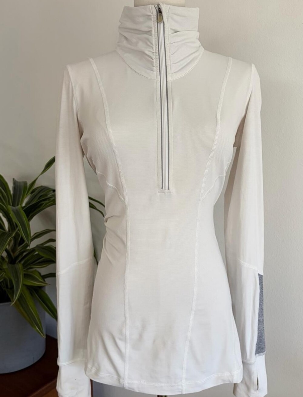 Lululemon White 1/2 Zip Running Jacket | Size 10 | NWOT